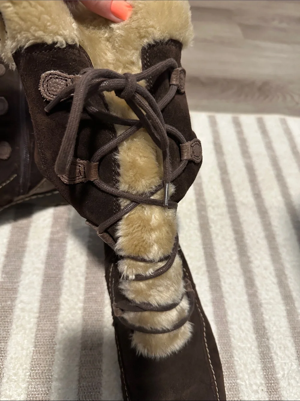 BareTraps Brown Suede Lace-Up Winter Boots with Cream Faux Fur Trim